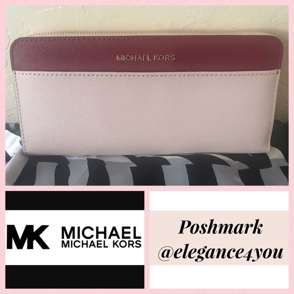 Michael Kors Handbags - ✨MICHAEL KORS✨Authentic Saffiano Zip Around Wallet